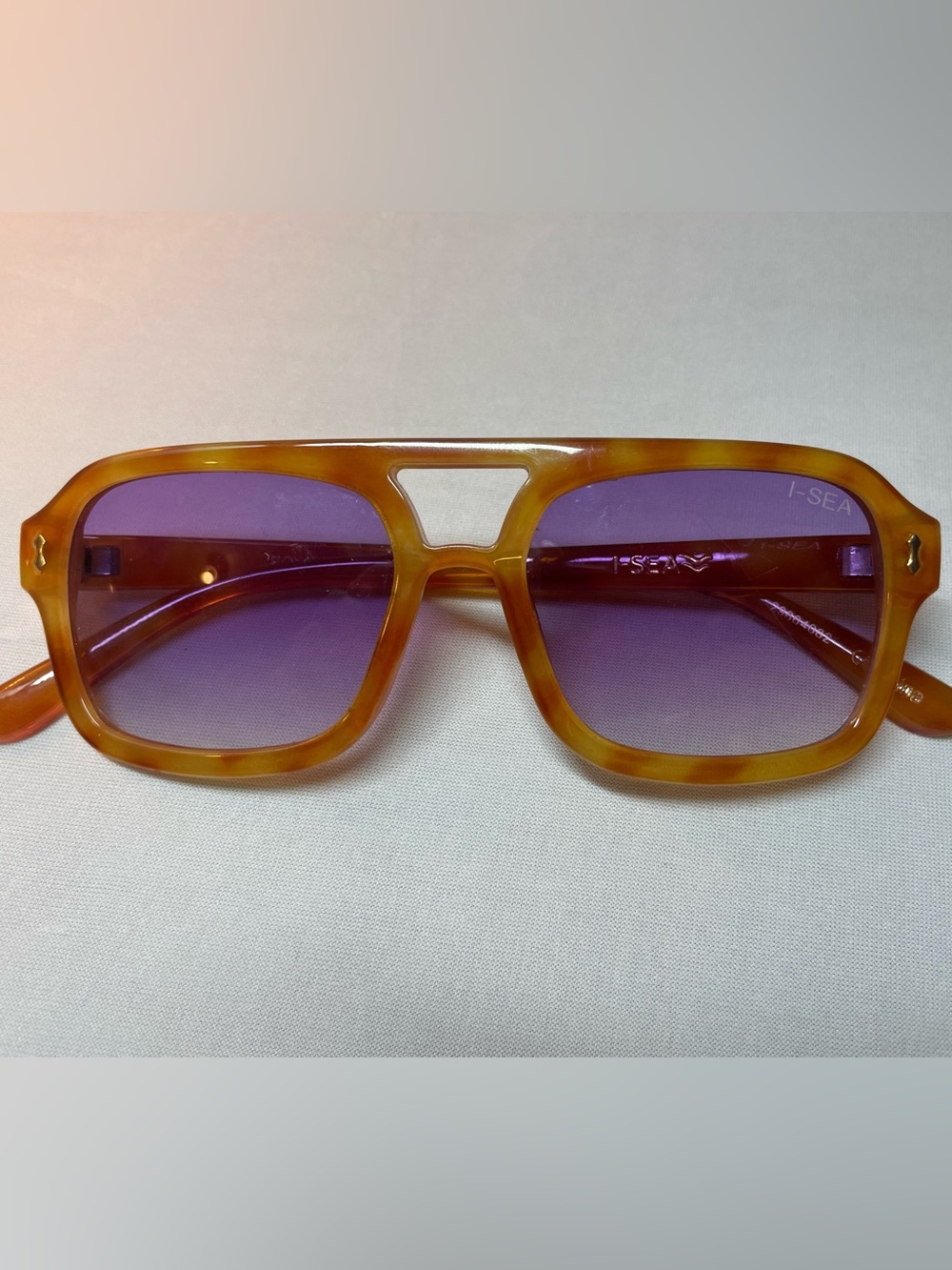 I-SEA Women's Amber Tortoise Sunglasses with Purple Gradient Polarized Lenses - Picture 2 of 5